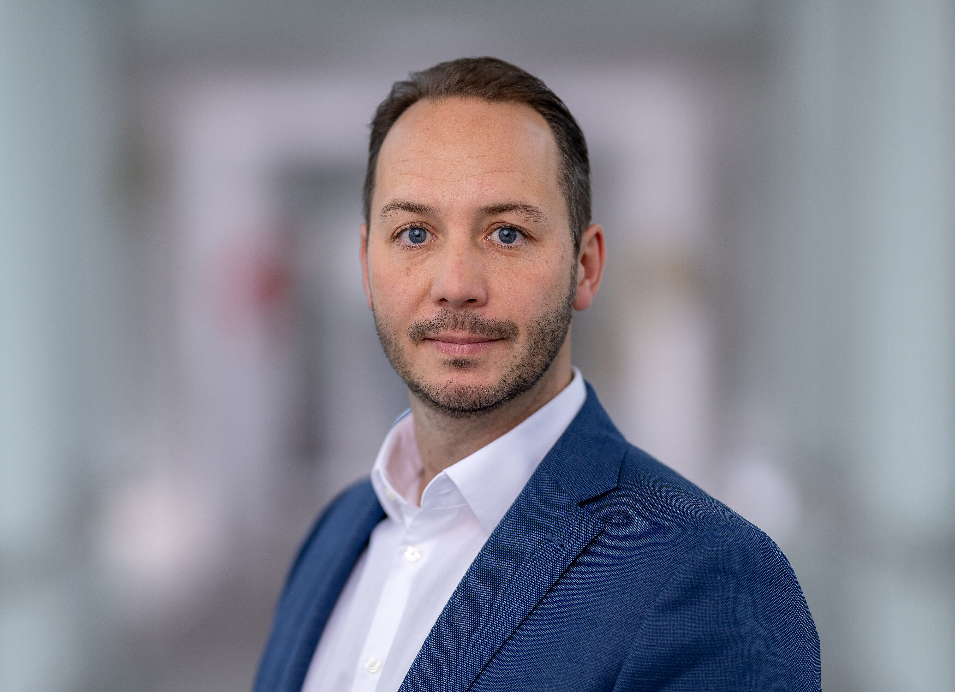 Pressekontakt - Simon Obermeier, Leiter Presse- und Öffentlichkeitsarbeit, LÖWEN ENTERTAINMENT