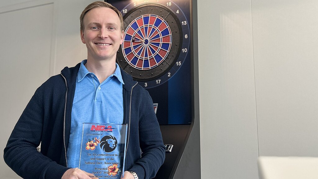 Beim weltweit größten Softdarts-Turnier der NDA trafen über 3.400 Spielerinnen und Spieler aufeinander. LÖWEN ENTERTAINMENT wurde im Rahmen des Events für sein langjähriges Engagement im internationalen Dartsport ausgezeichnet.